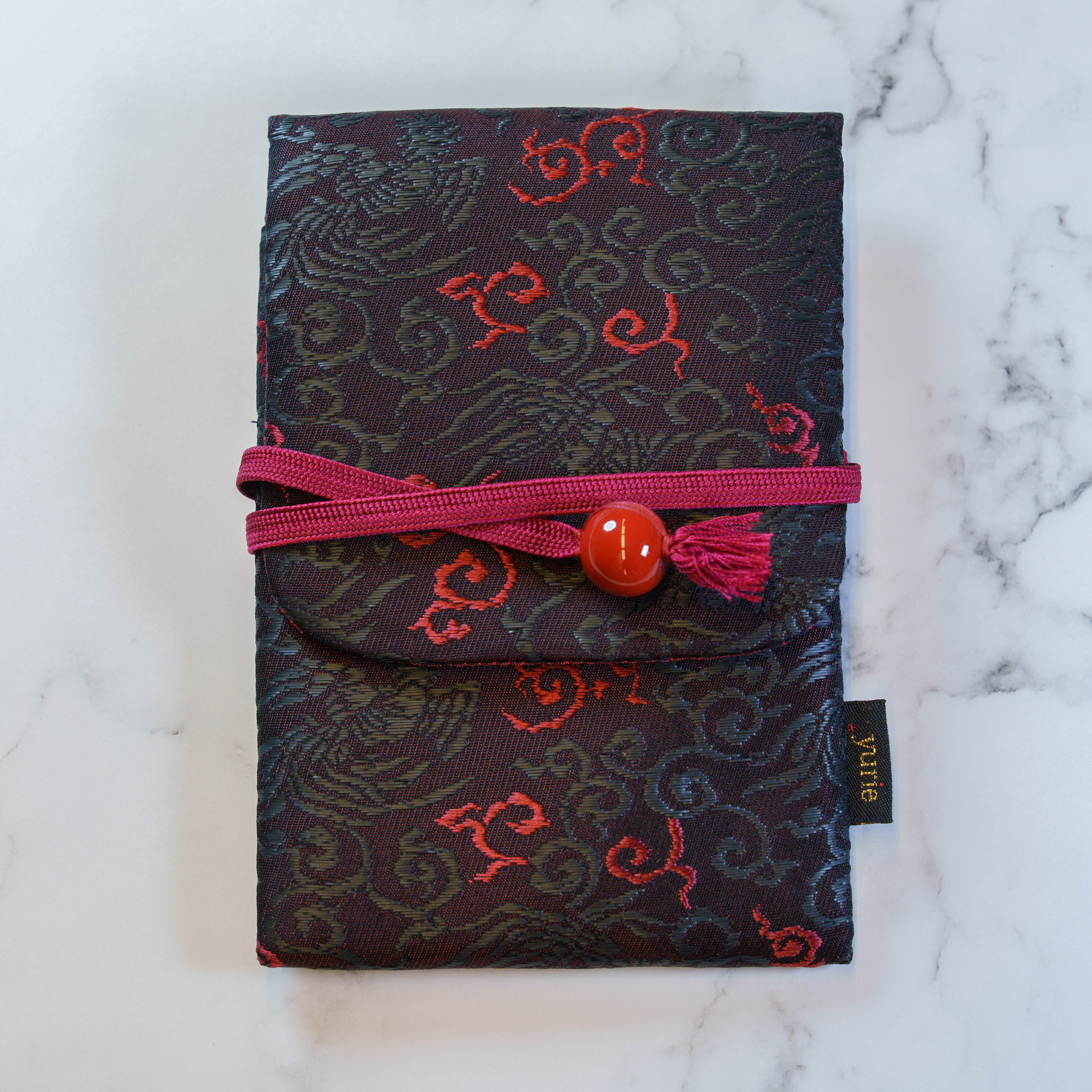 yurie　3本用正絹ペンケース　 鳳凰唐草　赤　カバー付